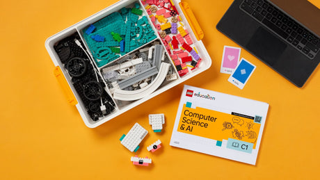LEGO Education izlaiž datorzinātnes un mākslīgā intelekta mācību komplektus un pārtrauc SPIKE platformas ražošanu