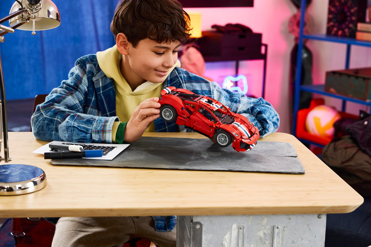 LEGO Technic Ferrari 488 Pista auto 42235L