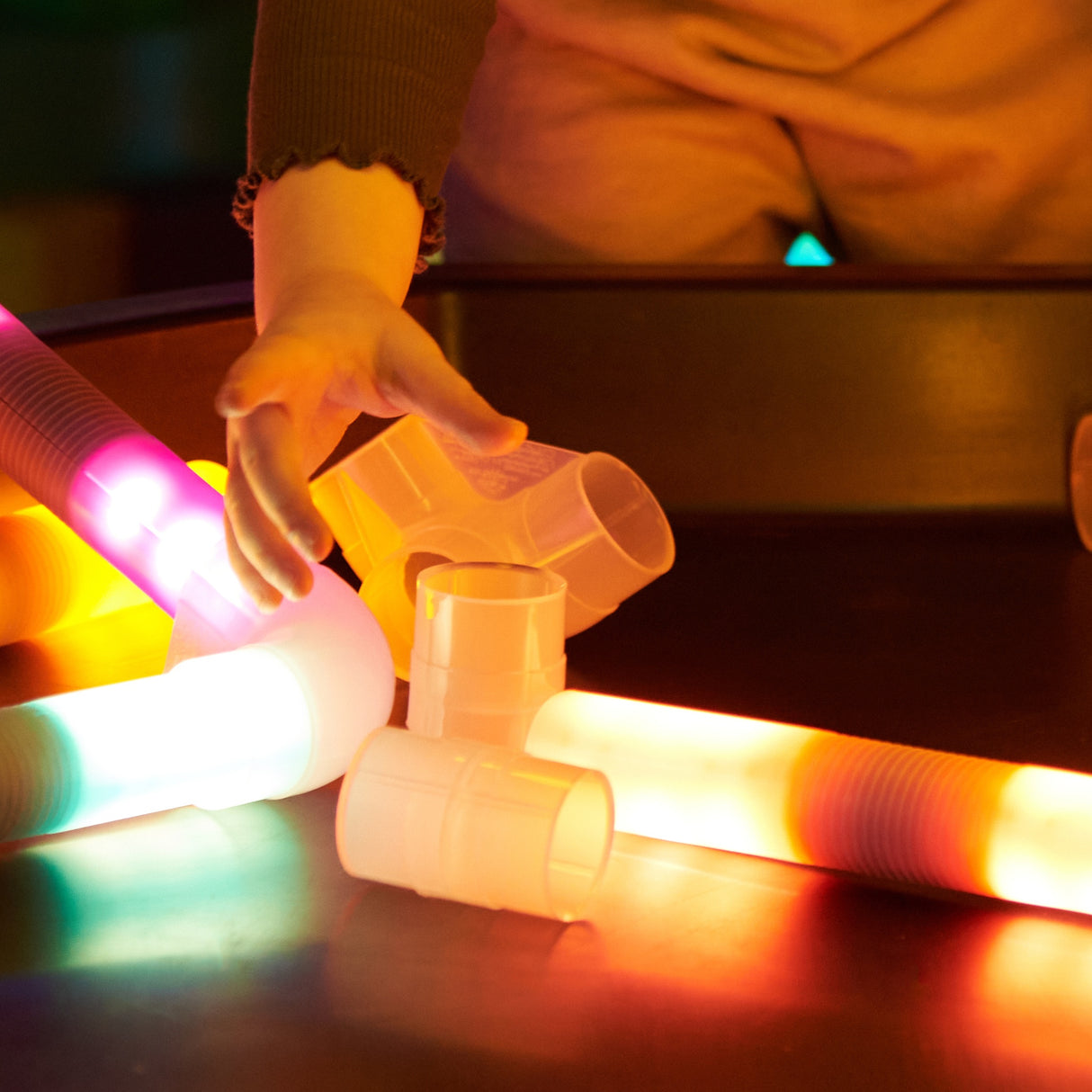 TTS helendavate silindrite ühendused, 18 tk EL46672B