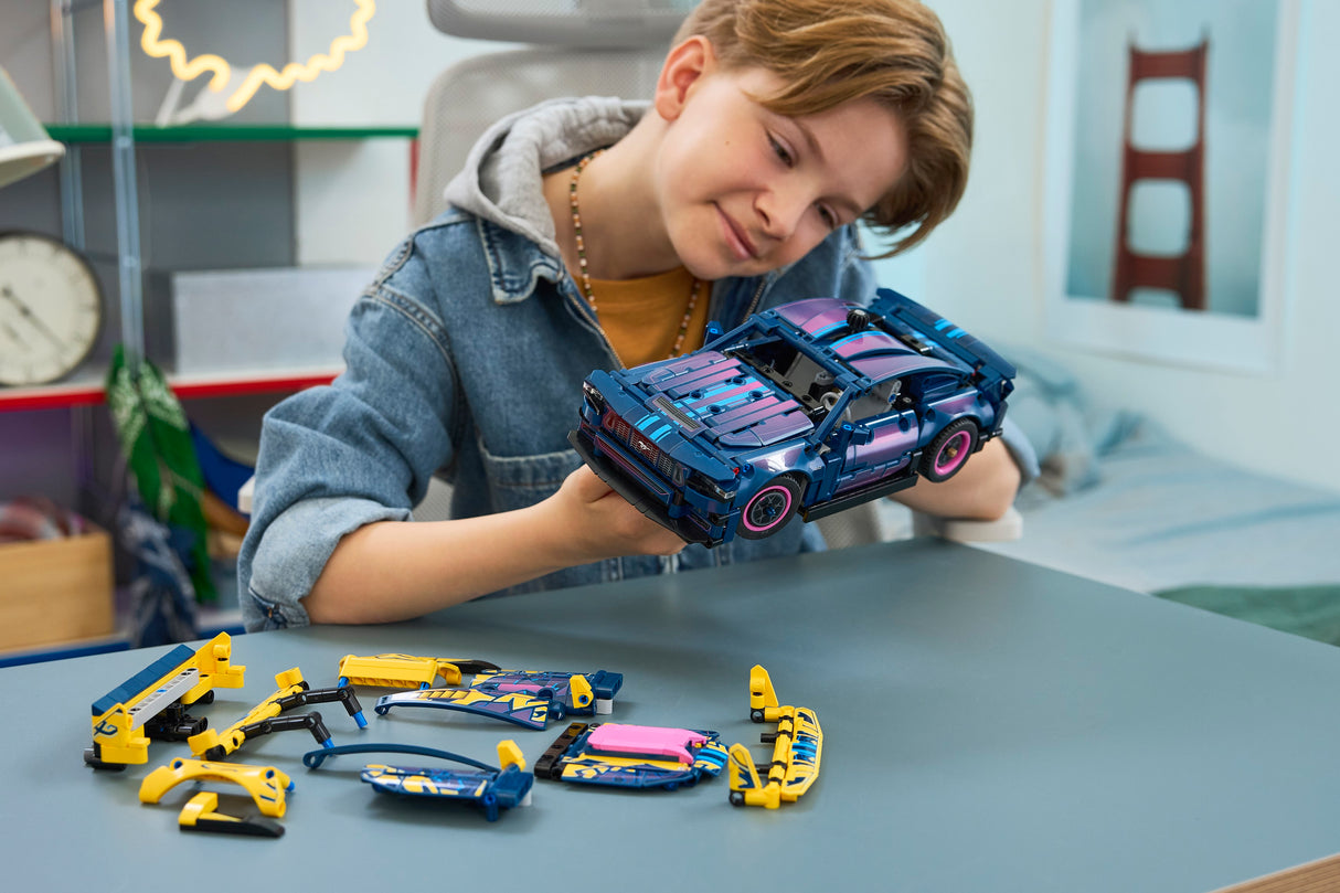 LEGO Technic Kohandatud garaaž Ford Mustang GT autole 42236L
