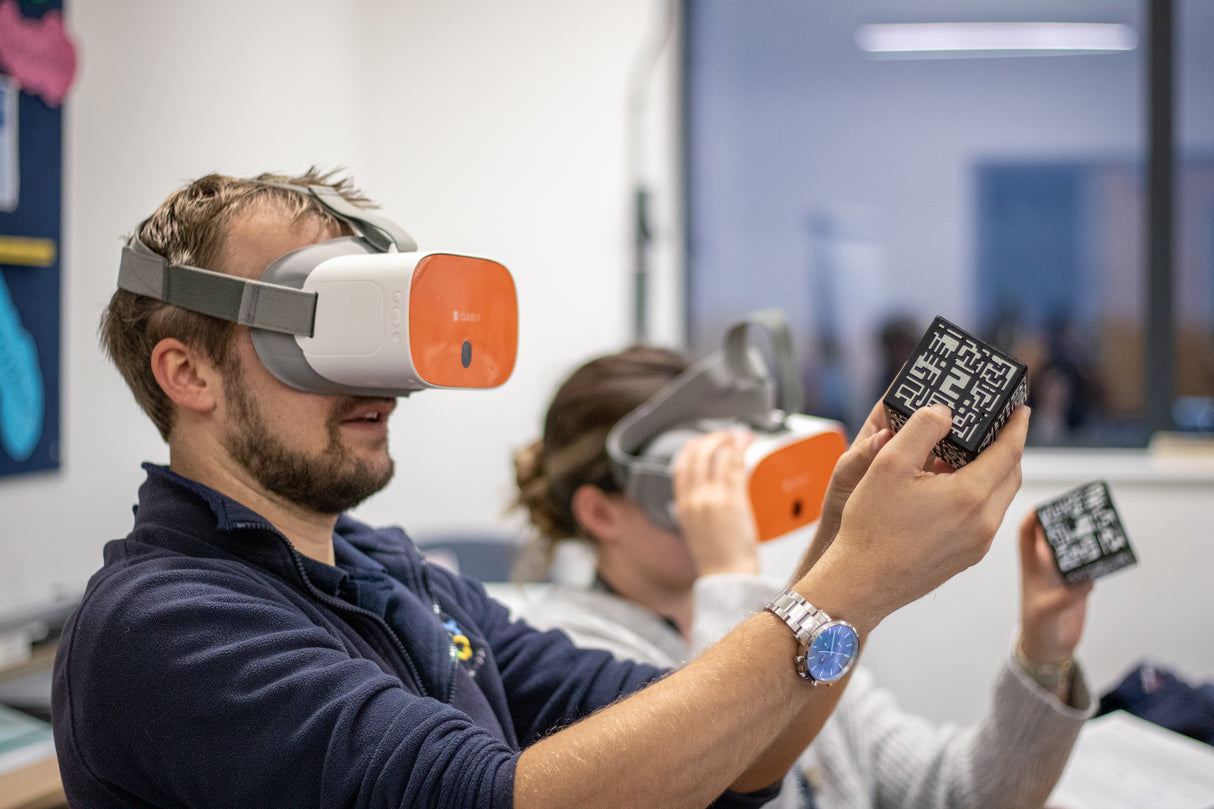 ClassVR Xplorer komplekt 4 peaseadmega CVR3128-CRS-4